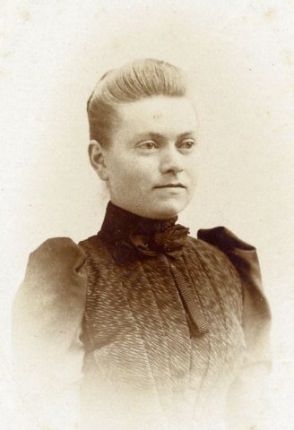 imkeamargarethaannettaalidafockens18641935utrechtaug1892.jpg