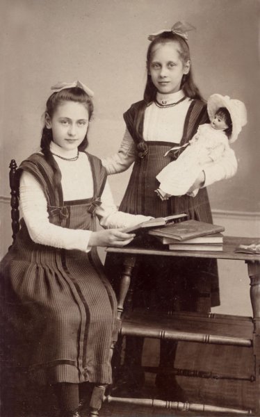 boudinamartje18981990_links_enclarajacoba19001938boersema.jpg