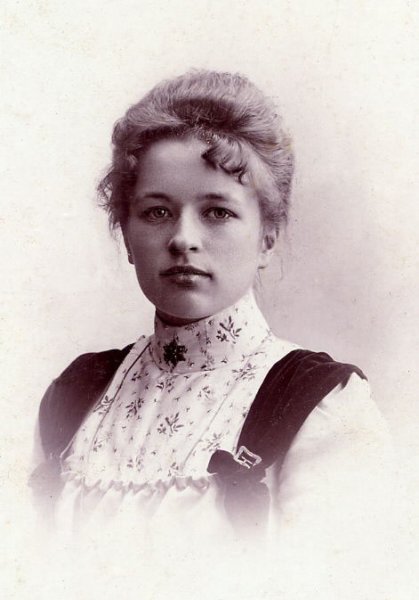 clarajacobaheeres18831970evjohannesyntema18811952.jpg