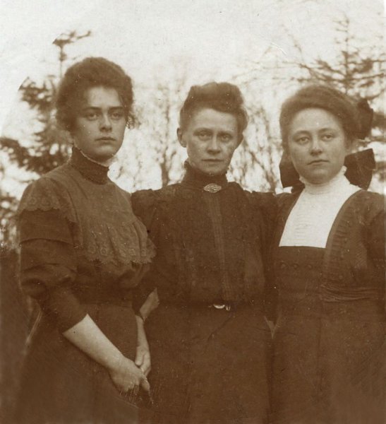 gepkeacatharinadallinga18921960jantjesmit18601926entrijntjeclaradallinga18931920.jpg