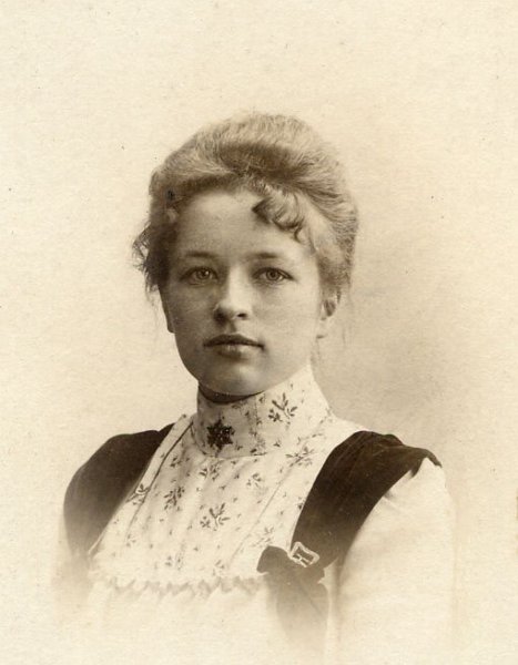 clarajacobaheeres18831970evjohannesyntema188119522.jpg