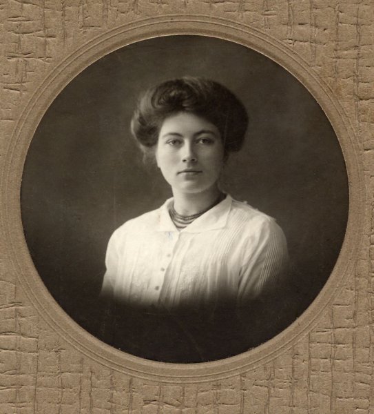 reginaamaliaheeres18931970evsandervanderveen18881955.jpg