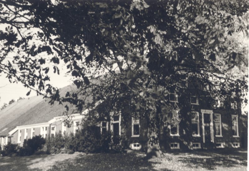 boerderijfamiliestikkeroostwolderpoldernr168bbbeerta.jpg