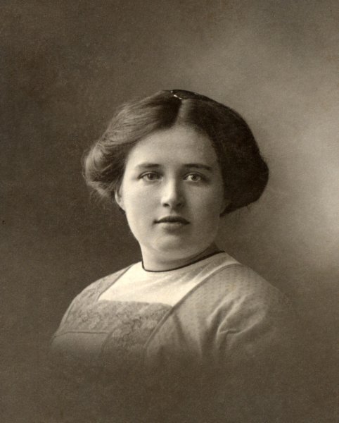 essineebbens18531933.jpg