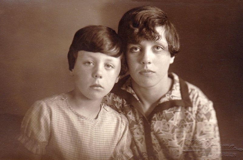 paulienmaria1920enellycatharina19151971.jpg