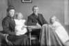 alberdinaburingh18851960enhaarmanjurjenengbertgeertsema18821943enbeidedochtersfennarixta19071988eneelkeagrietjek19071990_small.jpg