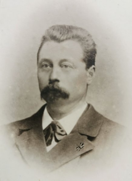 boeloluitjentijdens18581904.jpg