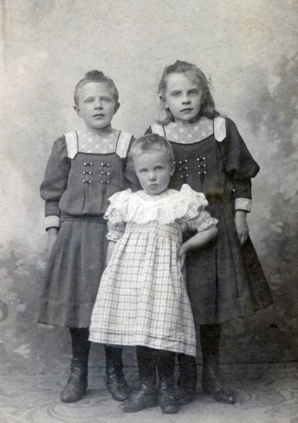 alettahaika19011978heikaalettalammechiene19021987enelizabethgrietjebetsy19061977gastman.jpg