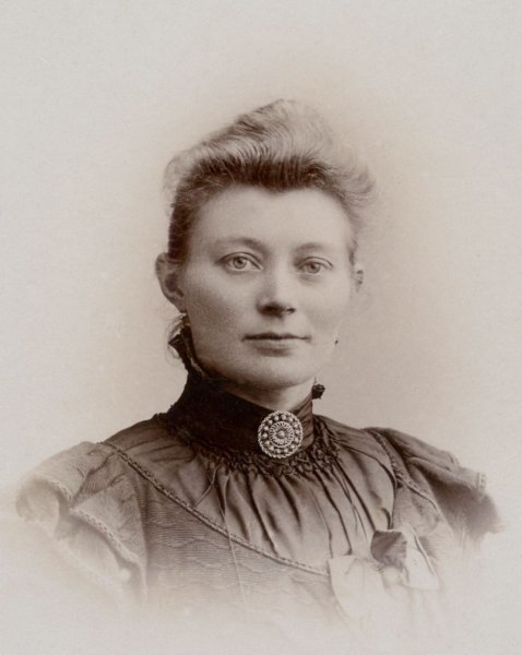 engelinaelema18701920.jpg