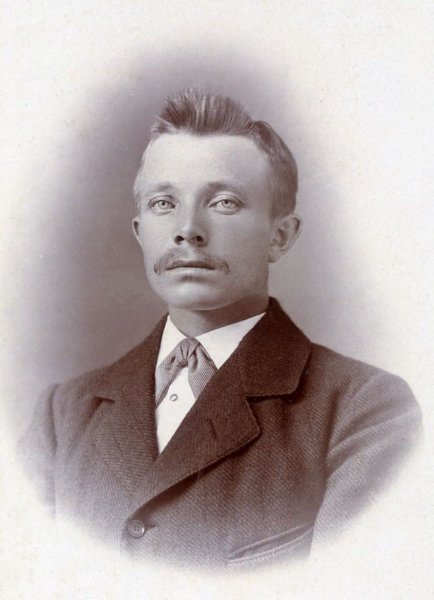 heroelzogastman18671946.jpg