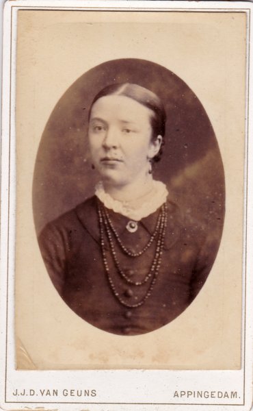 froukedeboer18651907vrouwvanjohanneseliasvanbuuren.jpg