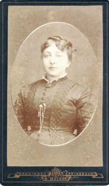 reginadoornbos18601934vrouwvanklaaslesterhuis.jpg