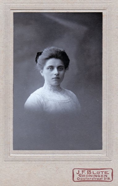 anjebolhuis18901965vrouwvanwillemmulder.jpg