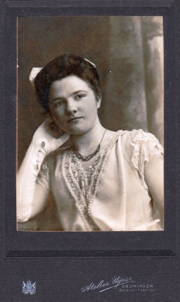 jantjemulder18921981vrouwvanpieterbarteldgoldhoorn.jpg