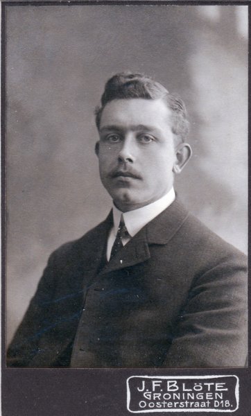 lucasfranciscusbritzel18851942manvanaukelinawesterhuis18831965vriendvanpieterbarteld18841969.jpg