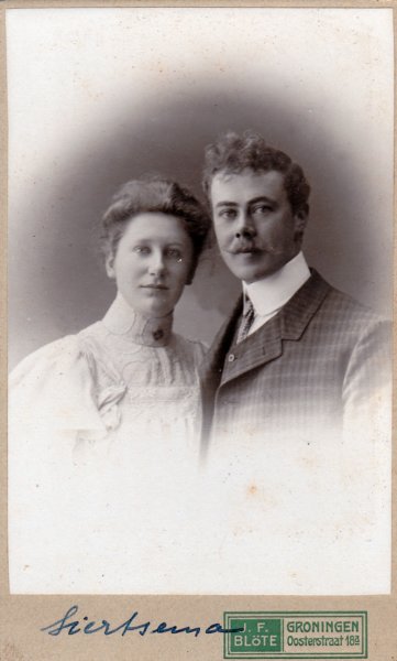 roelinajohannasiertsema18861969eneggepietersboukema18821958.jpg
