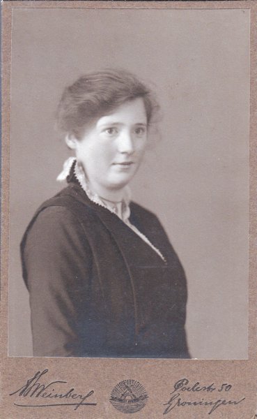 hildaelizabetharkema18951969vrouwvancorneliusjacobusdoorenbos18881950.jpg