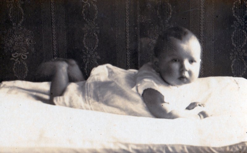 martjetorrengageboren20oktober1918nu102en8maandenoudfotograafvanderlaanteuithuizen.jpg