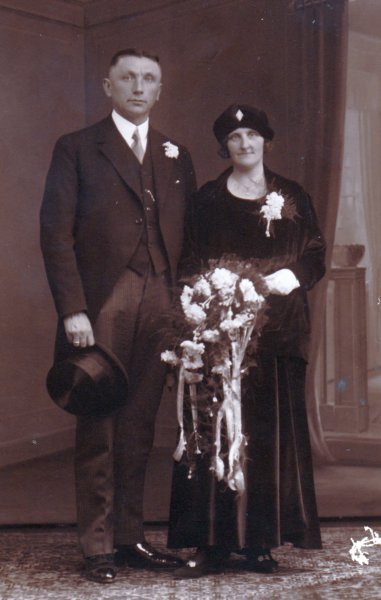 roelofdeodates18851945enfijgjewerners18851942landbouwerteroden.jpg