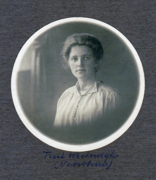 geertruidajantinatruiwesterdijk18971989vrouwvansebereindervoorthuis18931980.jpg