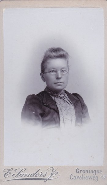 martjeschillhornvanveen18531929vrouwvanberendharkema18581924.jpg