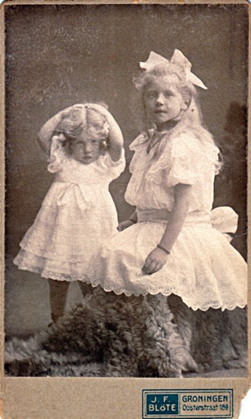 henderikaeleonoradusseldorp19041989enhiddapieterdinadusseldorp19081967vrouwvanpieterschillhornvanveen189419822.jpg