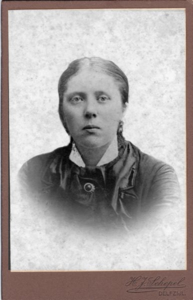 henderikaeleonorahennydusseldorp190419893.jpg