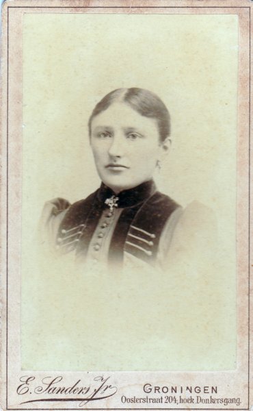 jantjeboukema18601894vrouwvankornelisjakobreitzema18571899.jpg