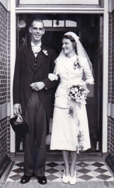 walleklaasluitjens19222002engrethabolhuis19232010.jpg