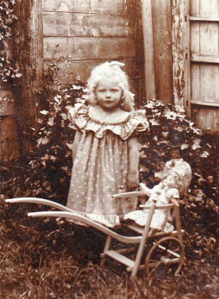 henderikaeleonoradusseldorp19041989.jpg