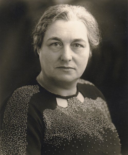 annasophiawillemsen18841940vrouwvanrengerbierema18821953.jpg