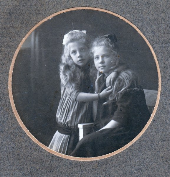 hiddapieterdinadusseldorp19081967enhenderikaeleonoradusseldorp190419892.jpg