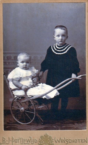 geertruidajantinahommes19041981enjaneggohommes19061976.jpg