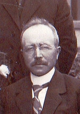 jurjeneggohommes18751957.jpg