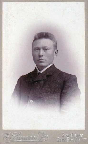 onnopietervanhoorn18841935.jpg